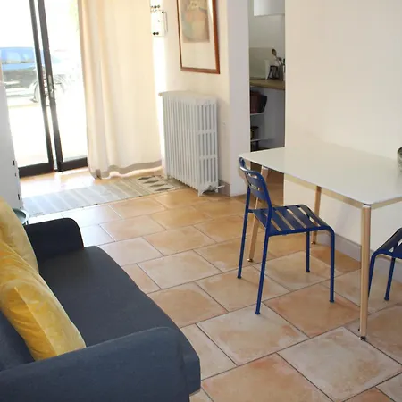Agreable P2 Centre Au Calme. Daire Nîmes